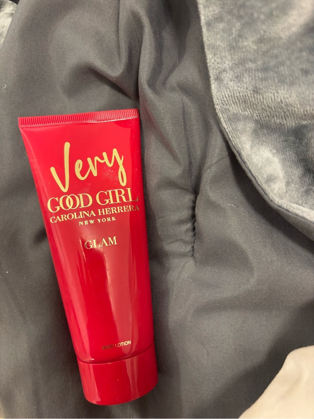 Carolina Herrera Very Good Girl Glam Red Body Lotion Tube